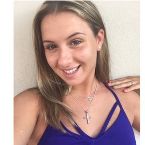 Meet your Posher, Andriana